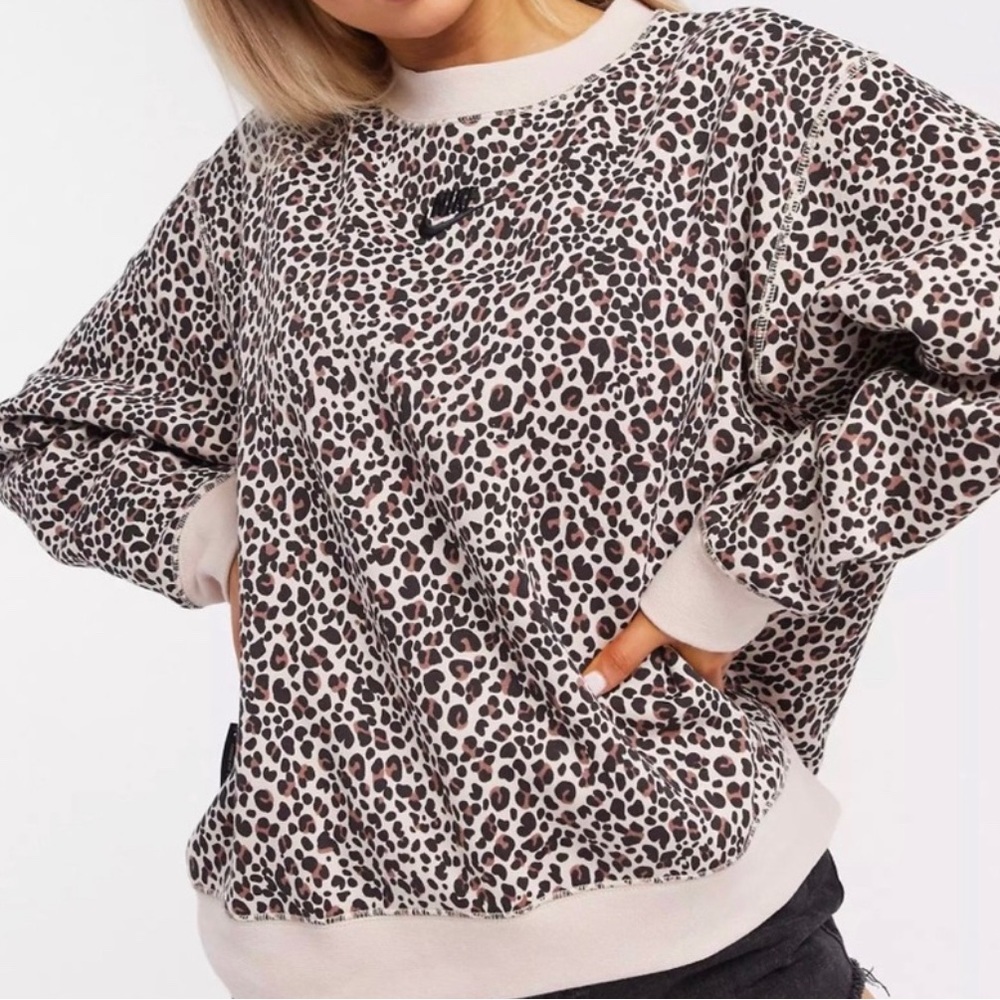 Medium nike leopard print sweater